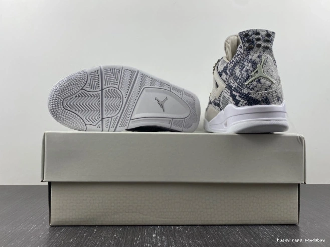Cheap Husky 4 819139-030 Snakeskin Retro Jordan 0814